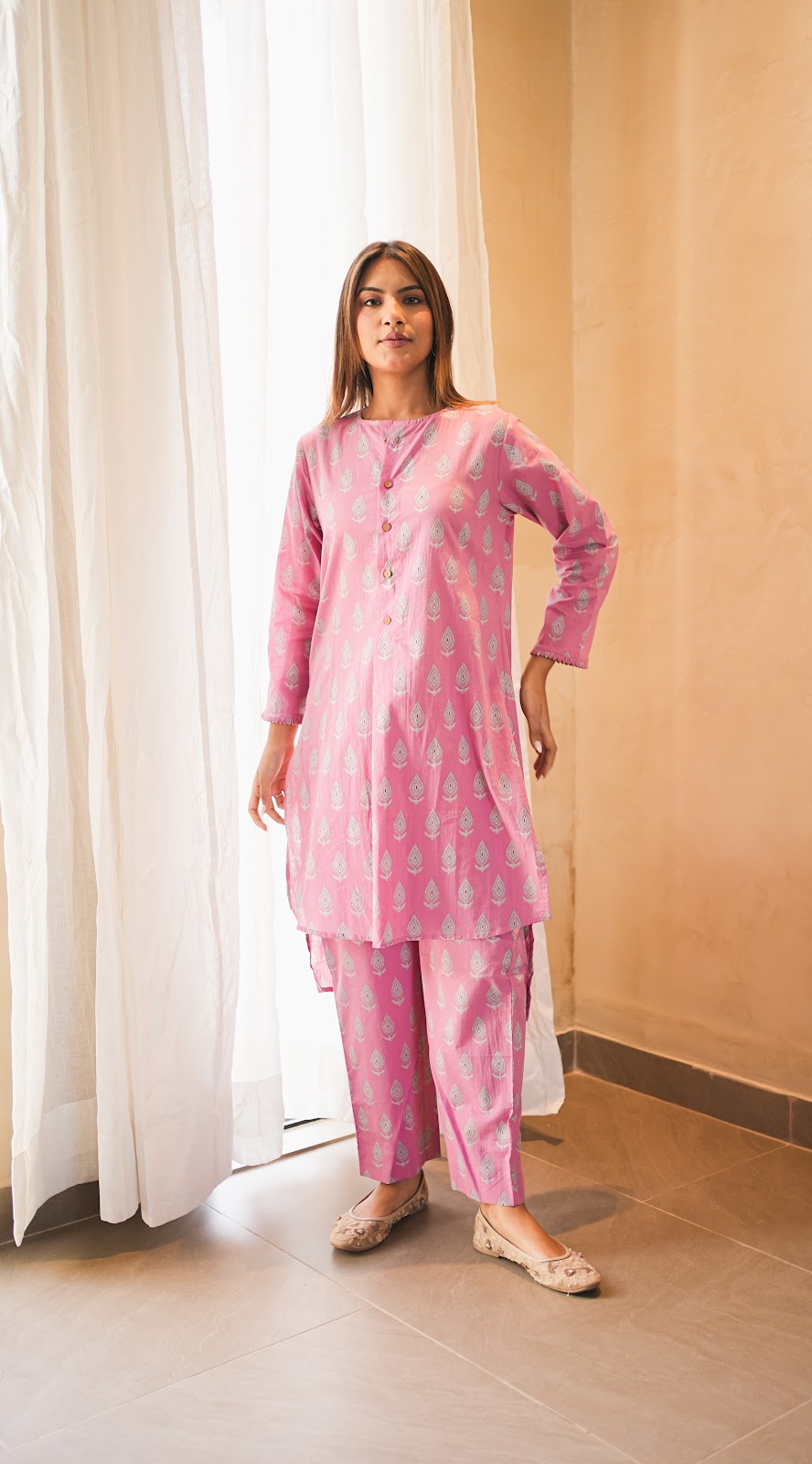 Pink Paisley Print High-Low Kurta And Pant Set