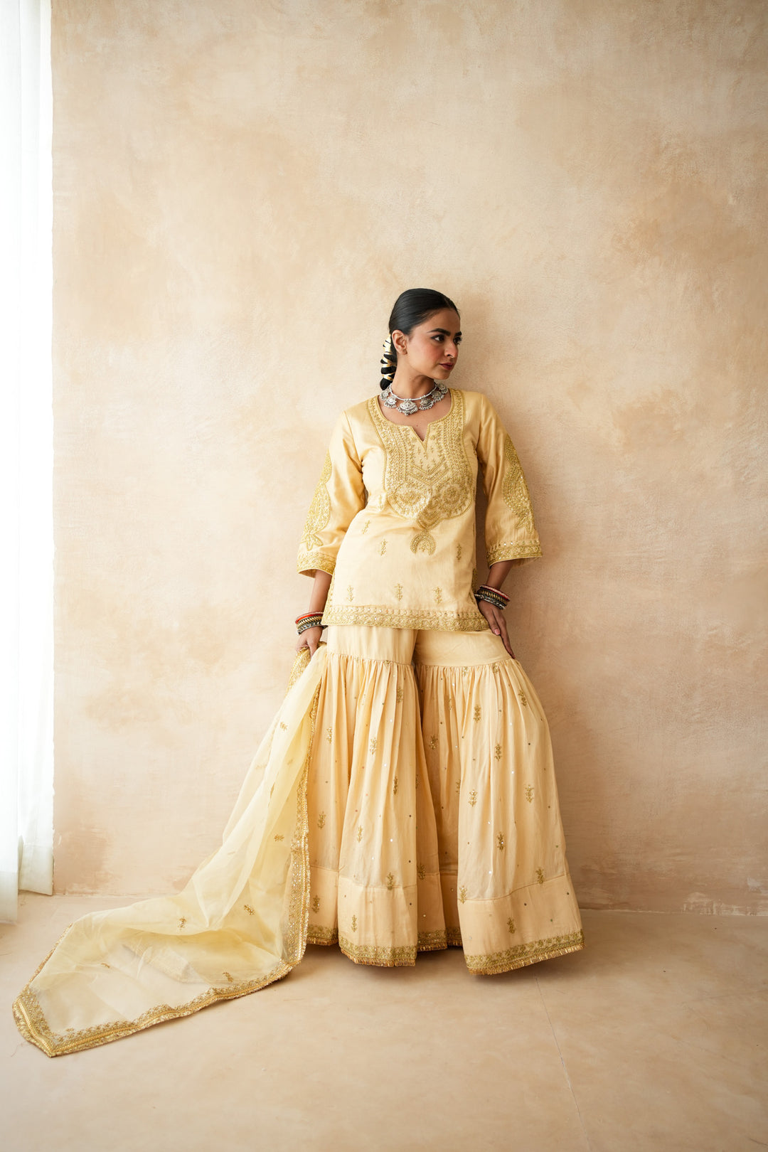 Omaira  Golden Sharara