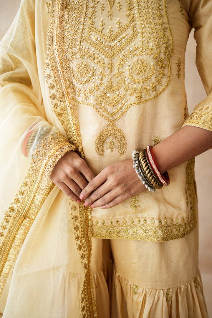 Omaira  Golden Sharara