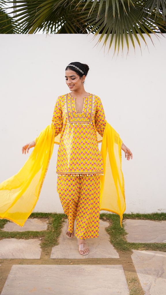 Mahin Yellow Straight Set