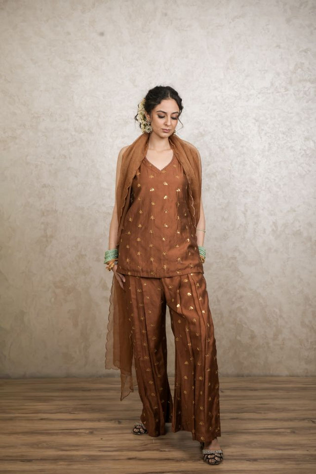 Noya Brown Straight Set Gulabo Jaipur