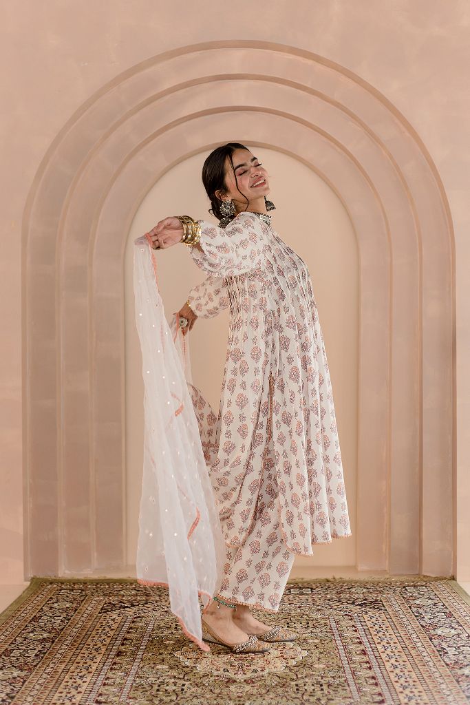 Shriya White Kurta Set