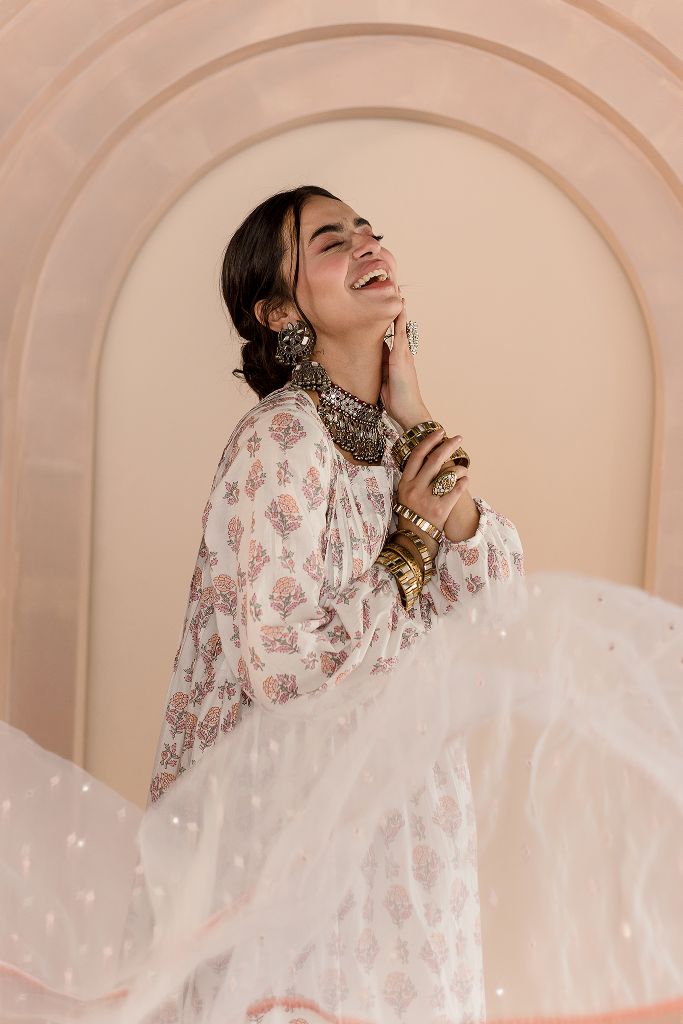 Shriya White Kurta Set