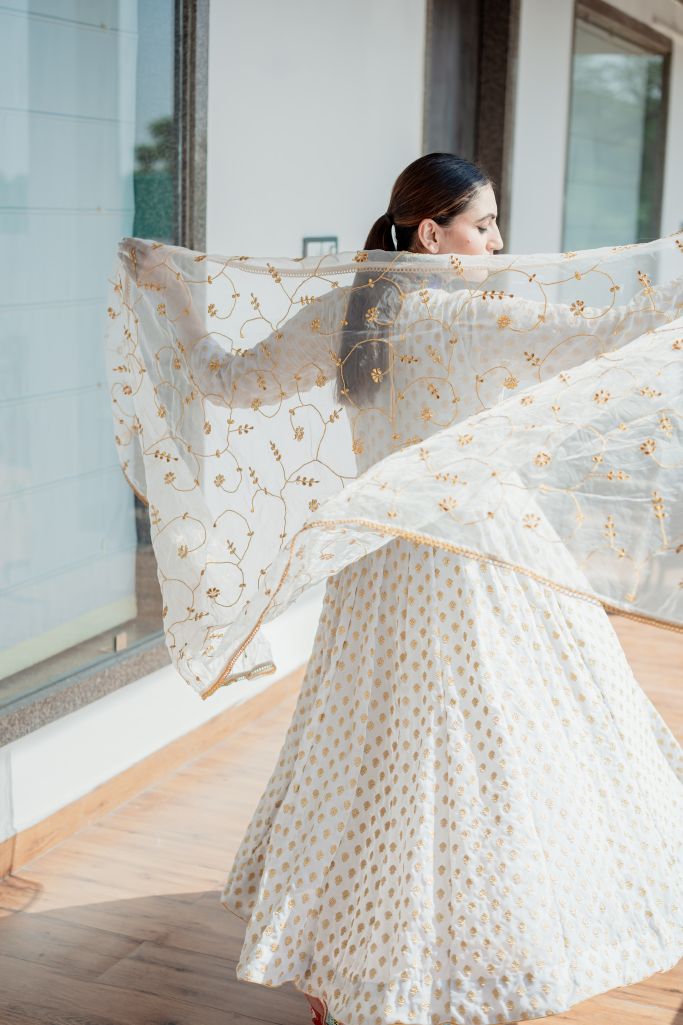 Zuri Offwhite  Anarkali Set