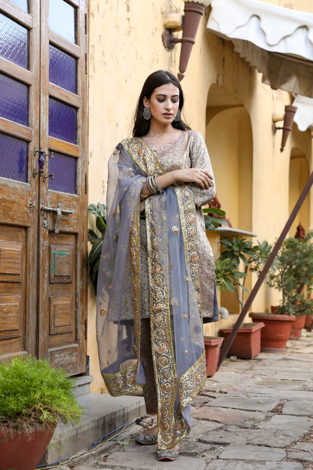 ABEER GREY STRAIGHT KURTA SET WITH NARROW PANTS ORGANZA DUPATTA