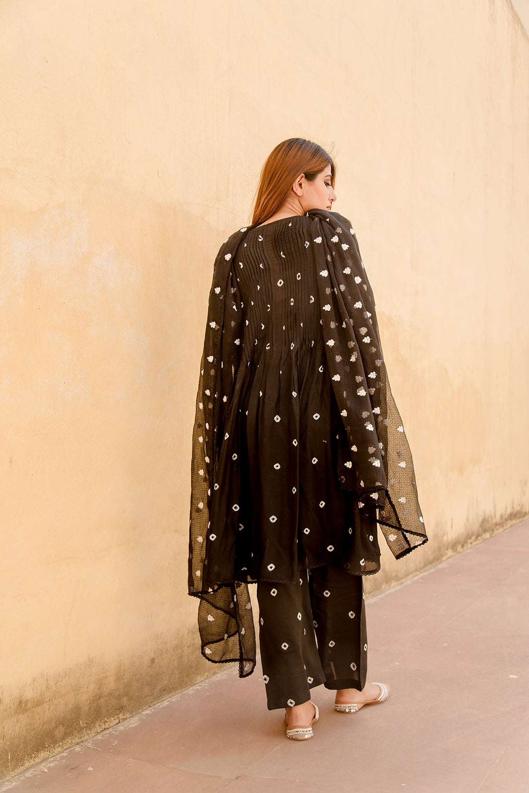 TIE DIE BANDHANI COTTON ADA BLACK MUDAL KURTA SET WITH DORIYA DUPATTA