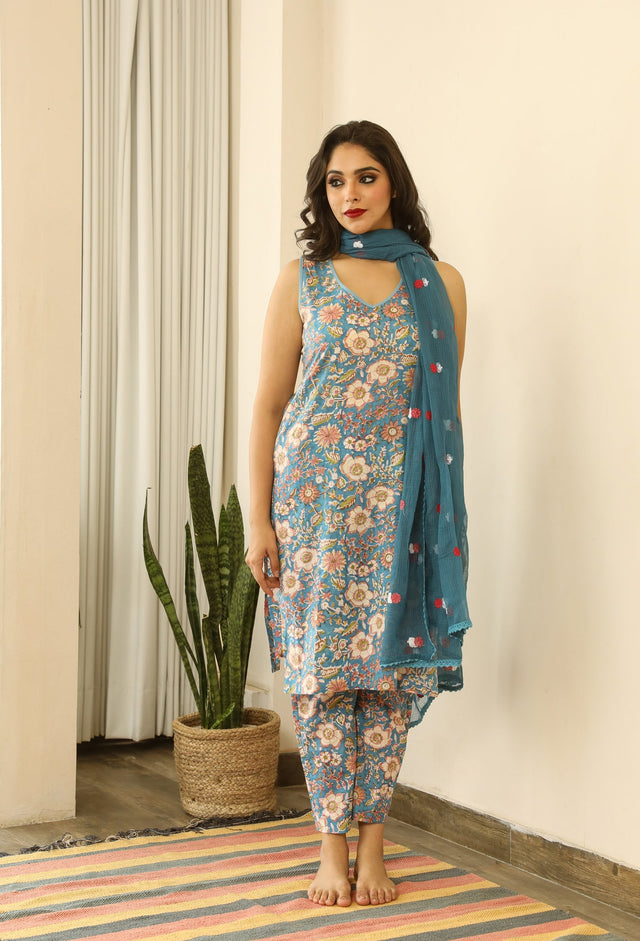 Block Print Kusha Blue Straight Kurta Set With Doriya Dupatta