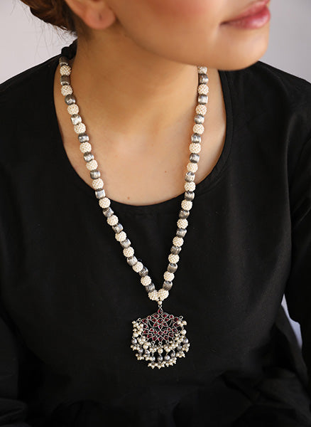 LIRA BIG PEARL & METAL NECKPIECE Gulabo Jaipur