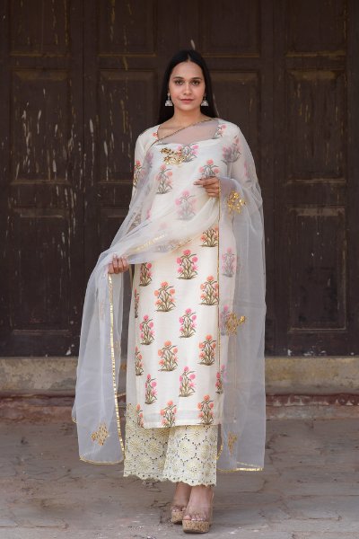 Upada Silk Mehnaaz Creme Kurta Set Chikan Pants With Organza Dupatta