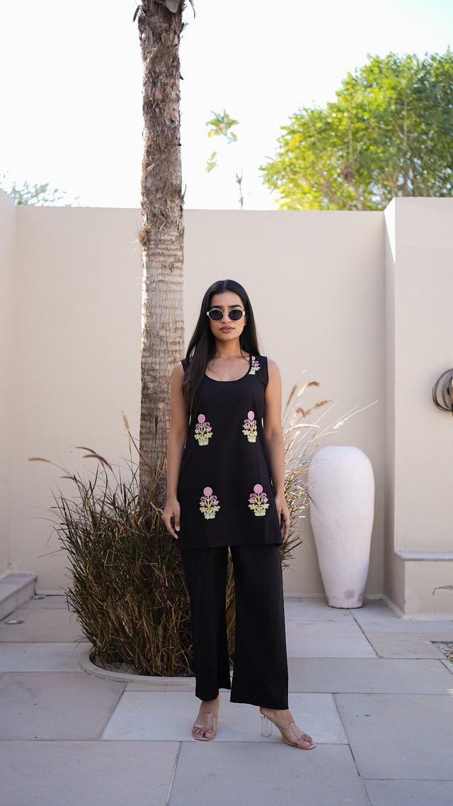 Black Sleeveless Flower Boota Cotton Co-ord Set