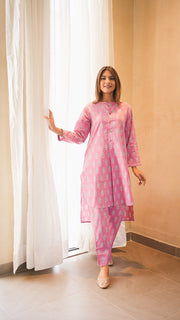 Pink Paisley Print High-Low Kurta And Pant Set 3