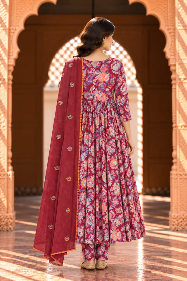 Suki Magenta Floral Print Kurta Set With Dupatta - back view