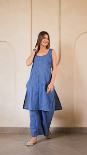 Blue Chambray Embroidered Sleeveless Kurta Set 4