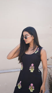 Black Sleeveless Flower Boota Cotton Co-ord Set 5