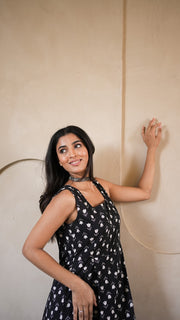 Black Printed Square Neck Sleeveless Maxi Dress 5