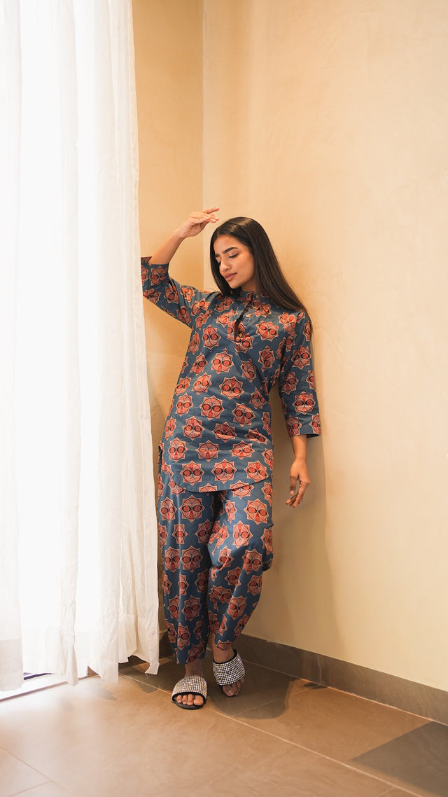Grey Blue Floral Print Kurta And Pant Co-ord Set