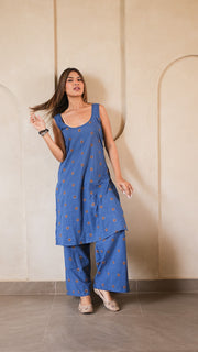 Blue Chambray Embroidered Sleeveless Kurta Set 3