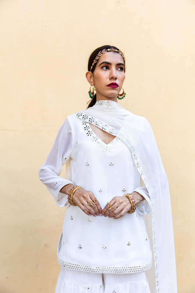 Hoor White Sharara