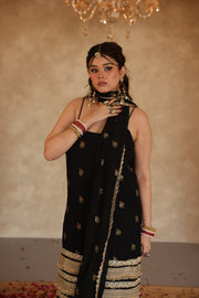 Hunar Black Gota Lace Georgette Straight Kurta Set With Dupatta - view 4