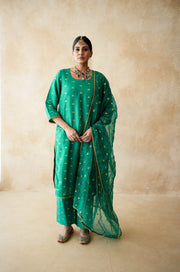 Meera Green Straight Set 1