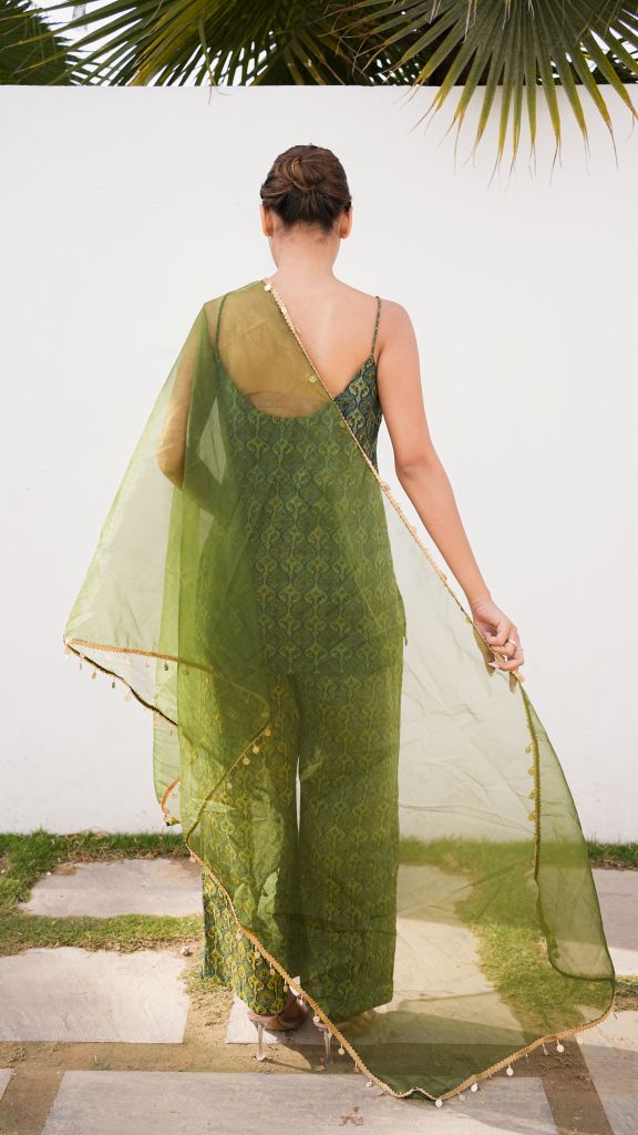Gulrukh Green Jaal Straight Set