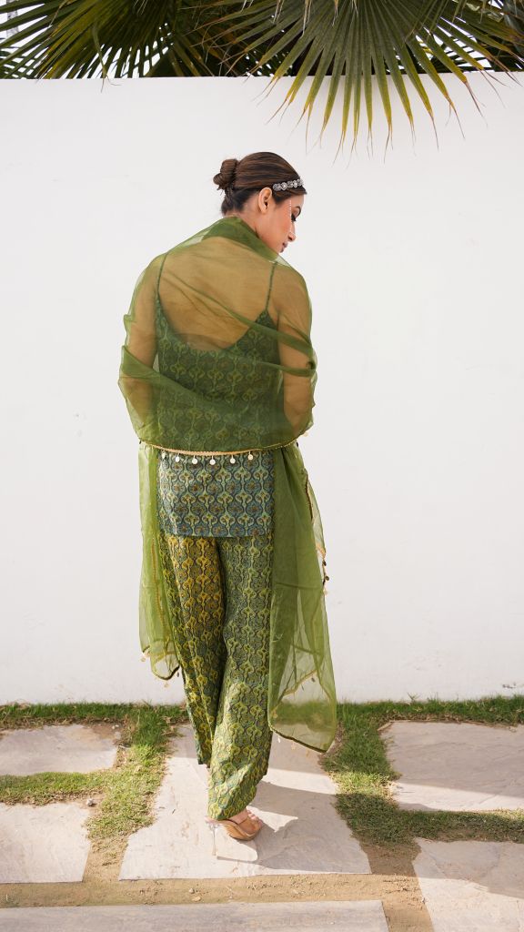 Gulrukh Green Jaal Straight Set