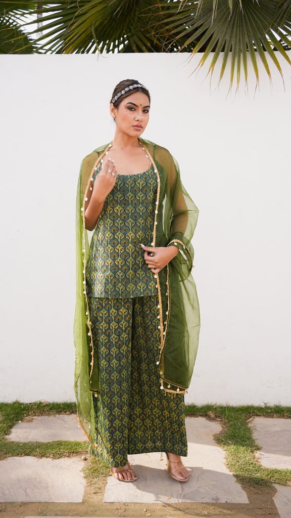 Gulrukh Green Jaal Straight Set