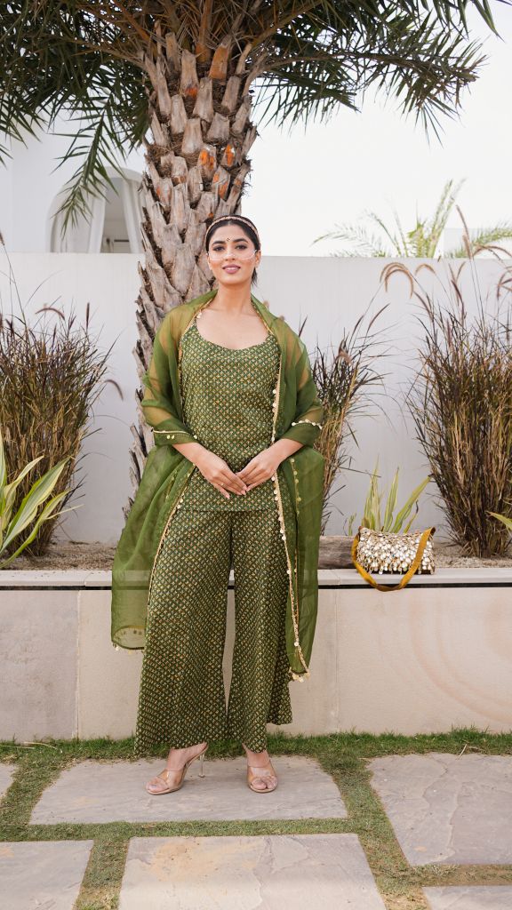 Gulrukh Green Butti Staright Set