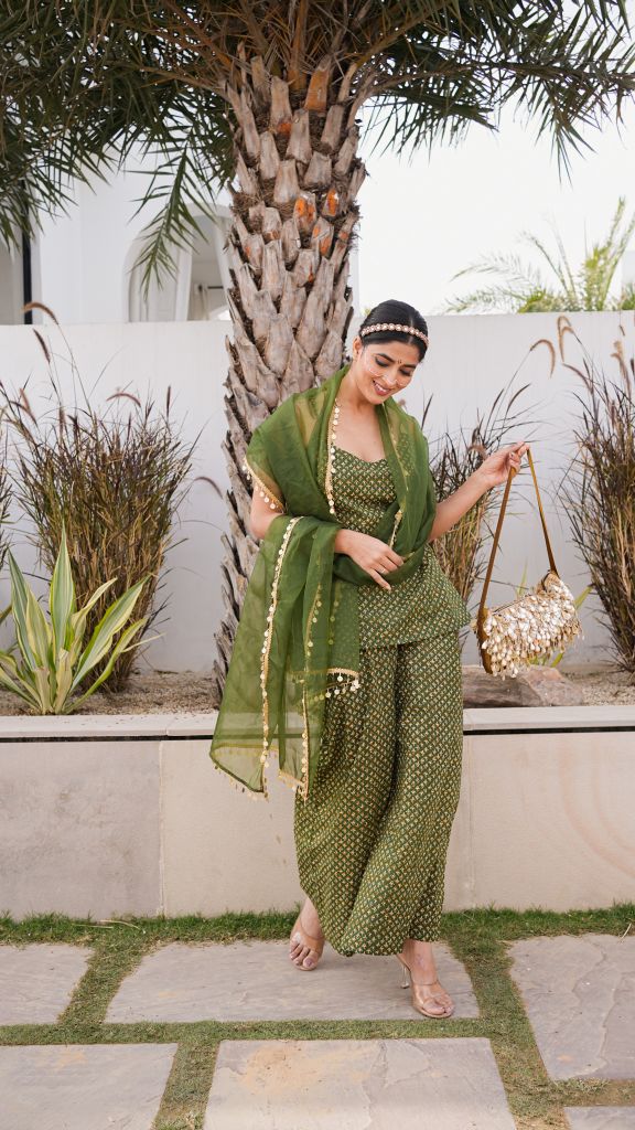 Gulrukh Green Butti Staright Set
