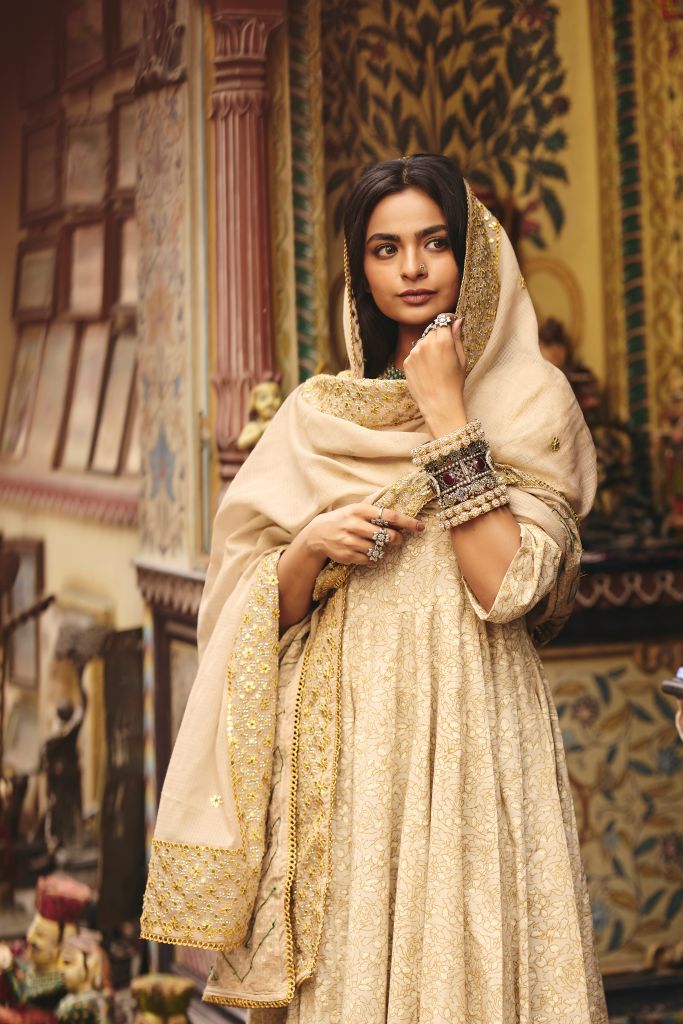 Zeenat White Golden Anarkali Set S RTS Zeenat White Golden Anarkali Set S RTS