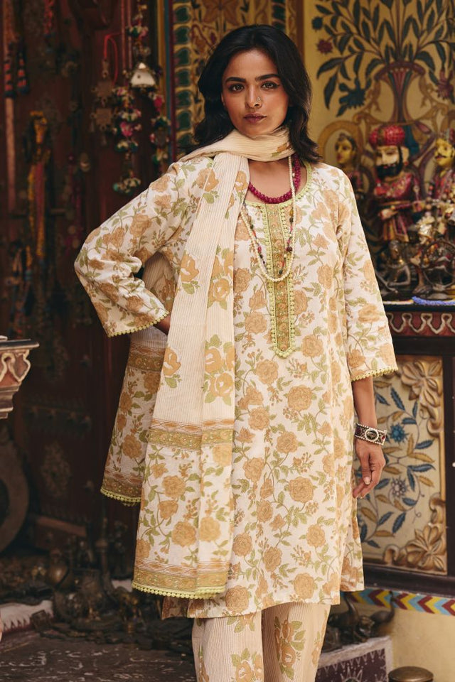 Hiba White Straight Set