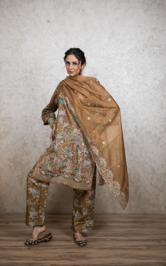 Hania Brown Straight Set