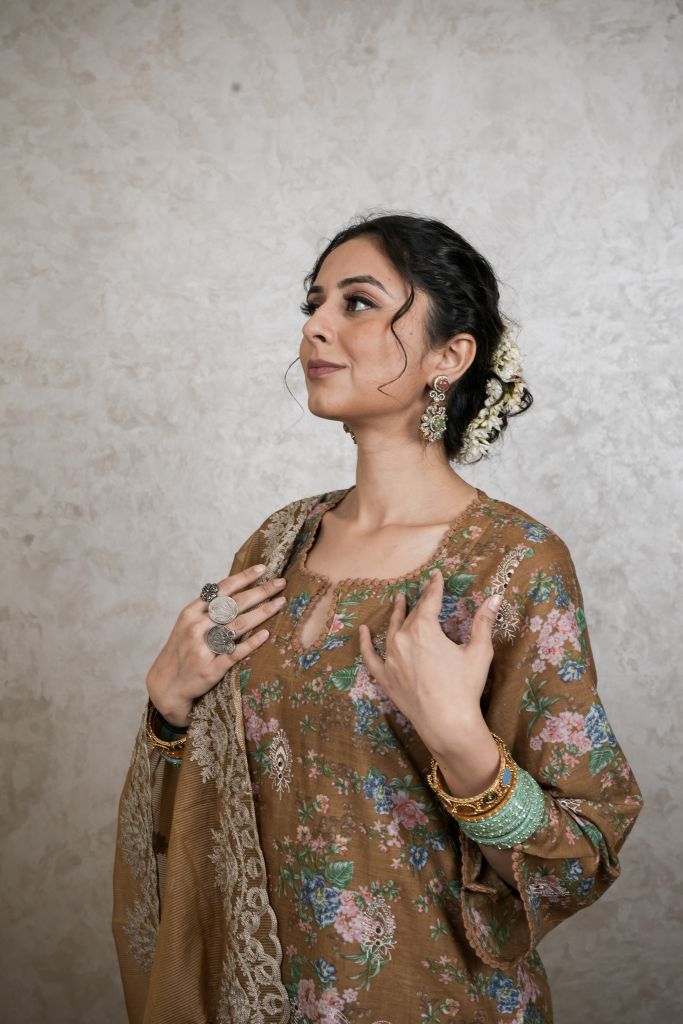 Hania Brown Straight Set