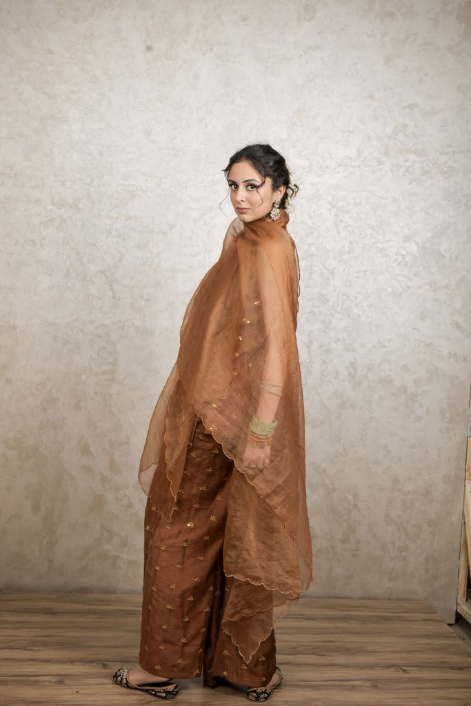 Noya Brown Straight Set