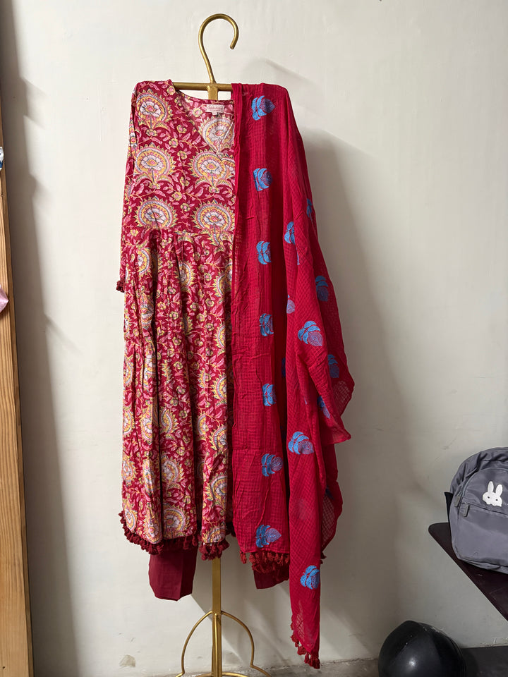 ACACIA RED ANARKALI SET