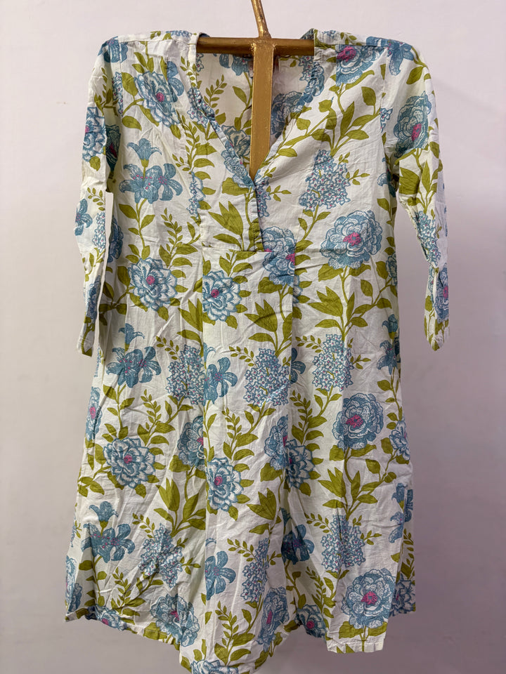 OFF WHITE FLORAL TOP