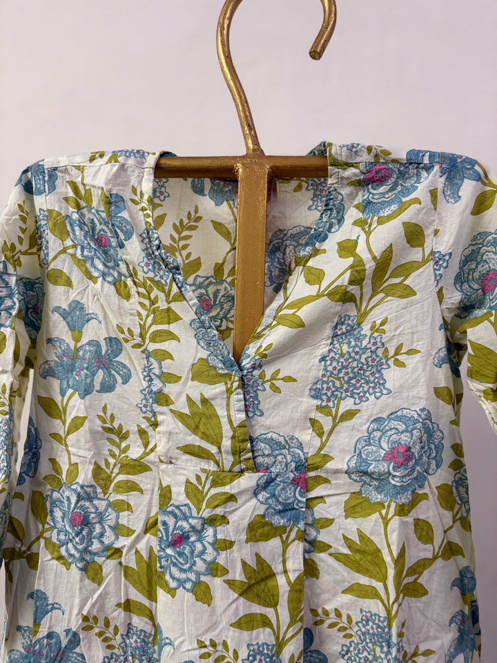 OFF WHITE FLORAL TOP