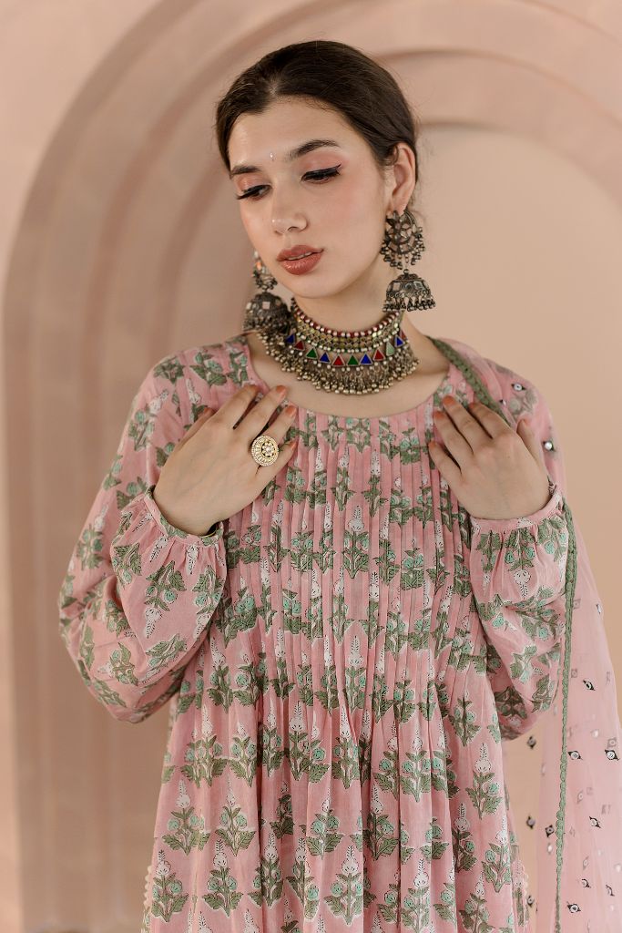 Shriya Peach Kurta Set