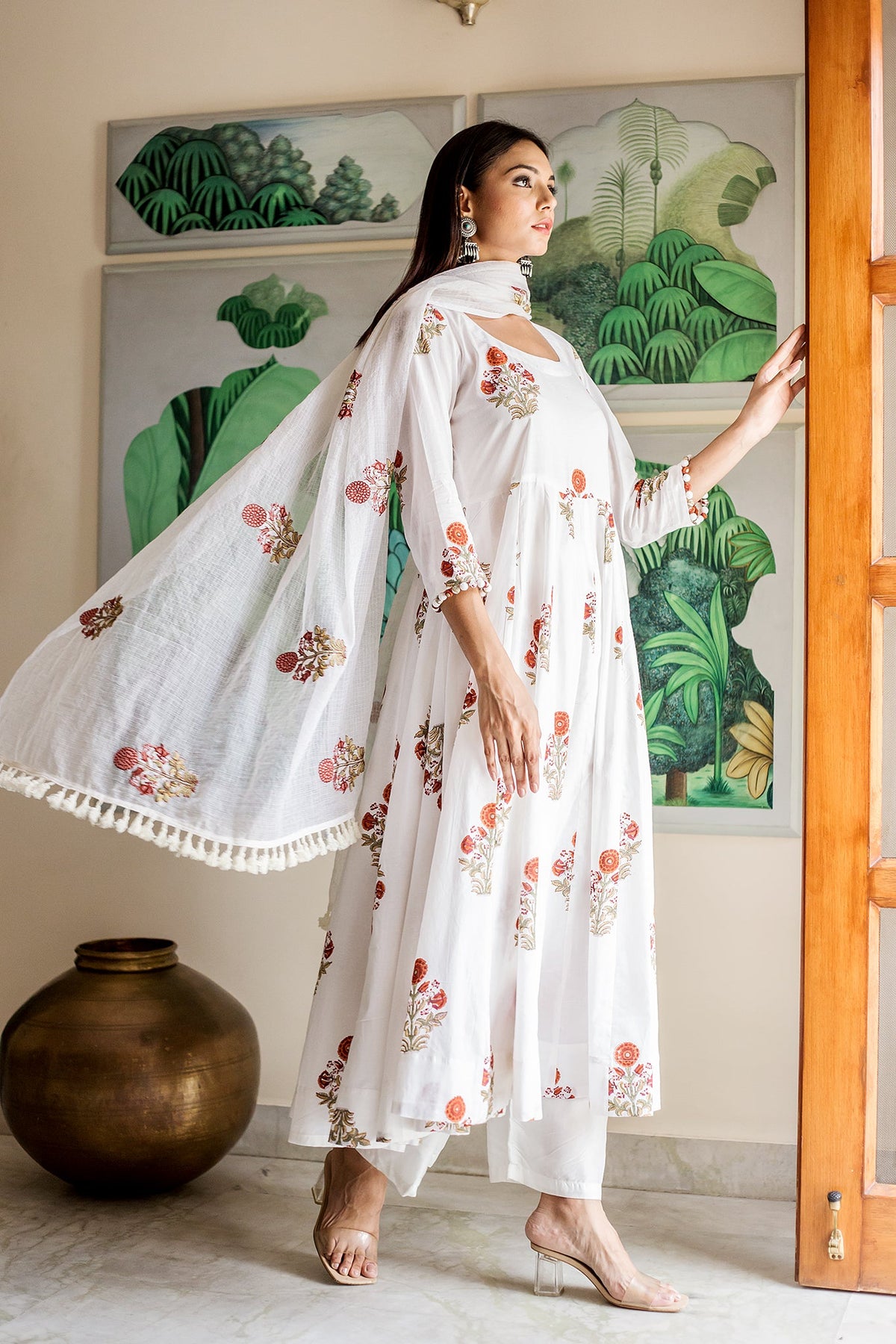 Shyra Ak White Gulabo Jaipur