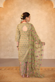 Parvez Green Hand Block Print Gota Work Kurta Set With Organza Dupatta - view 4