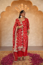 Raazi Red Silk Gota Patti Handwork Straight Kurta Set With Silk Dupatta - view 3