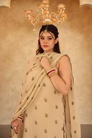 Hunar Beige Gota Lace Georgette Straight Kurta Set With Dupatta - view 2