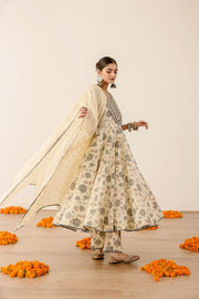 Sonam Purple Floral Anarkali Set Sequins And Resham Neckline With Doriya Dupatta 2