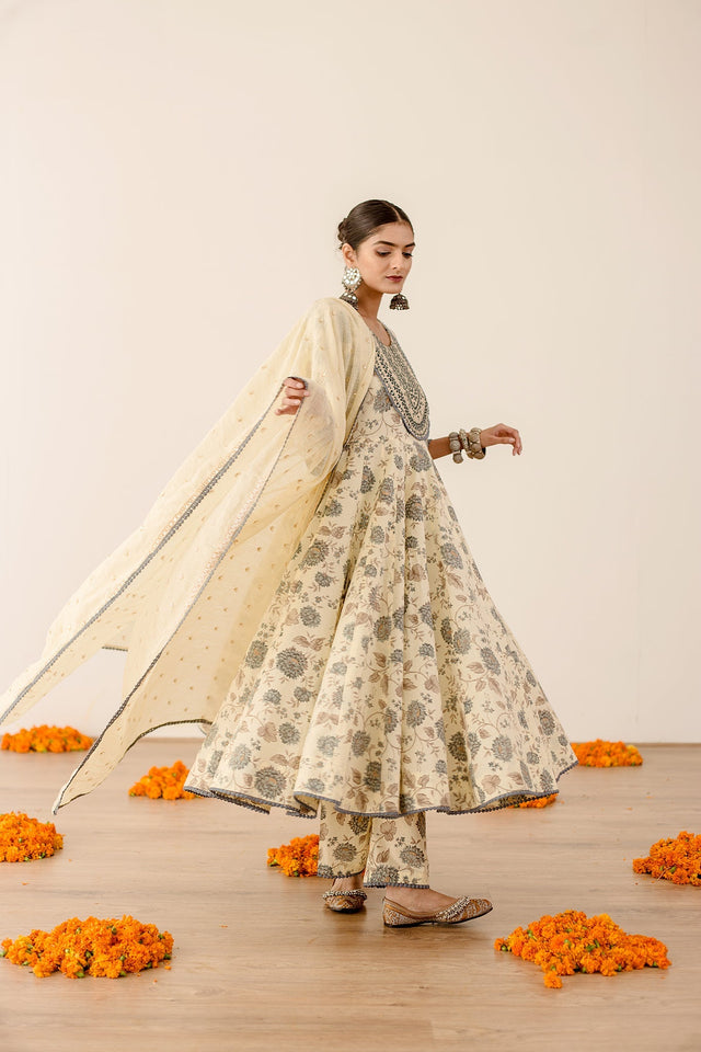 Sonam Purple Floral Anarkali Set Sequins And Resham Neckline With Doriya Dupatta