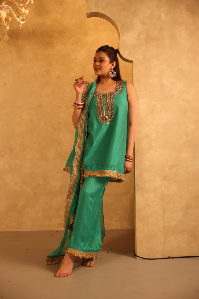 Mikka Green Sleeveless Chanderi Mirror Work Kurta Set With Chiffon Dupatta - view 2