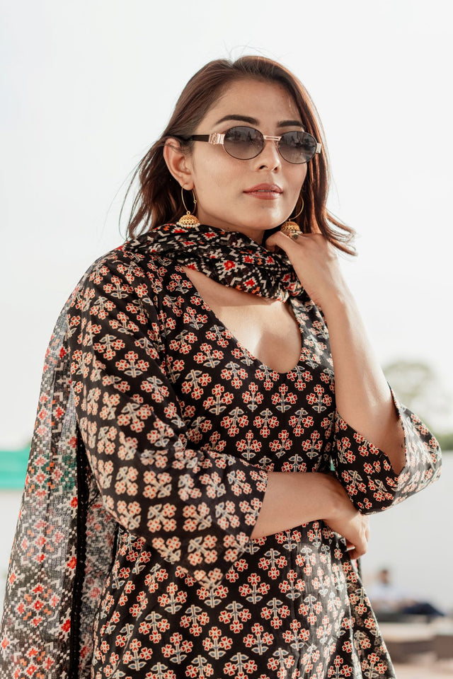 ARYA BLACK STRAIGHT SET Gulabo Jaipur
