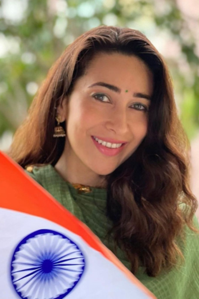 Karishma Kapoor In Marigold Green Cotton Straight Kurta Set With Doriya Dupatta