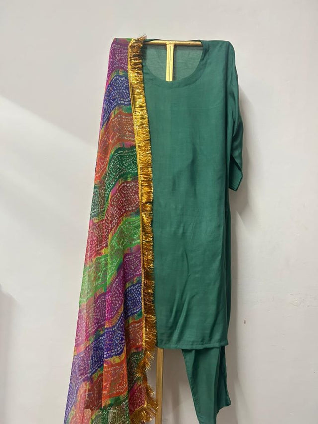 REEM GREEN STRAIGHT SET