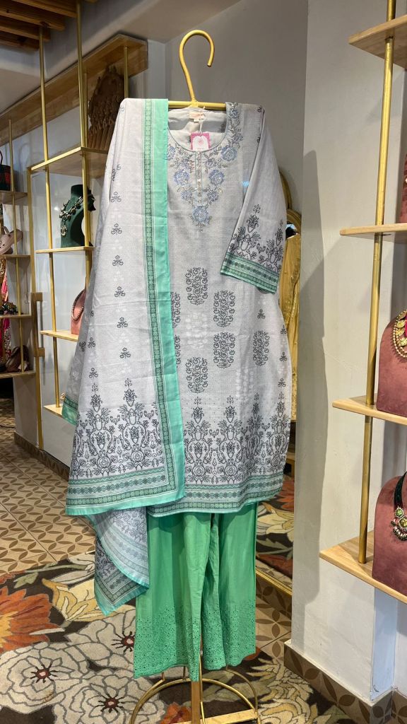 NAGMA GREY STRAIGHT SET