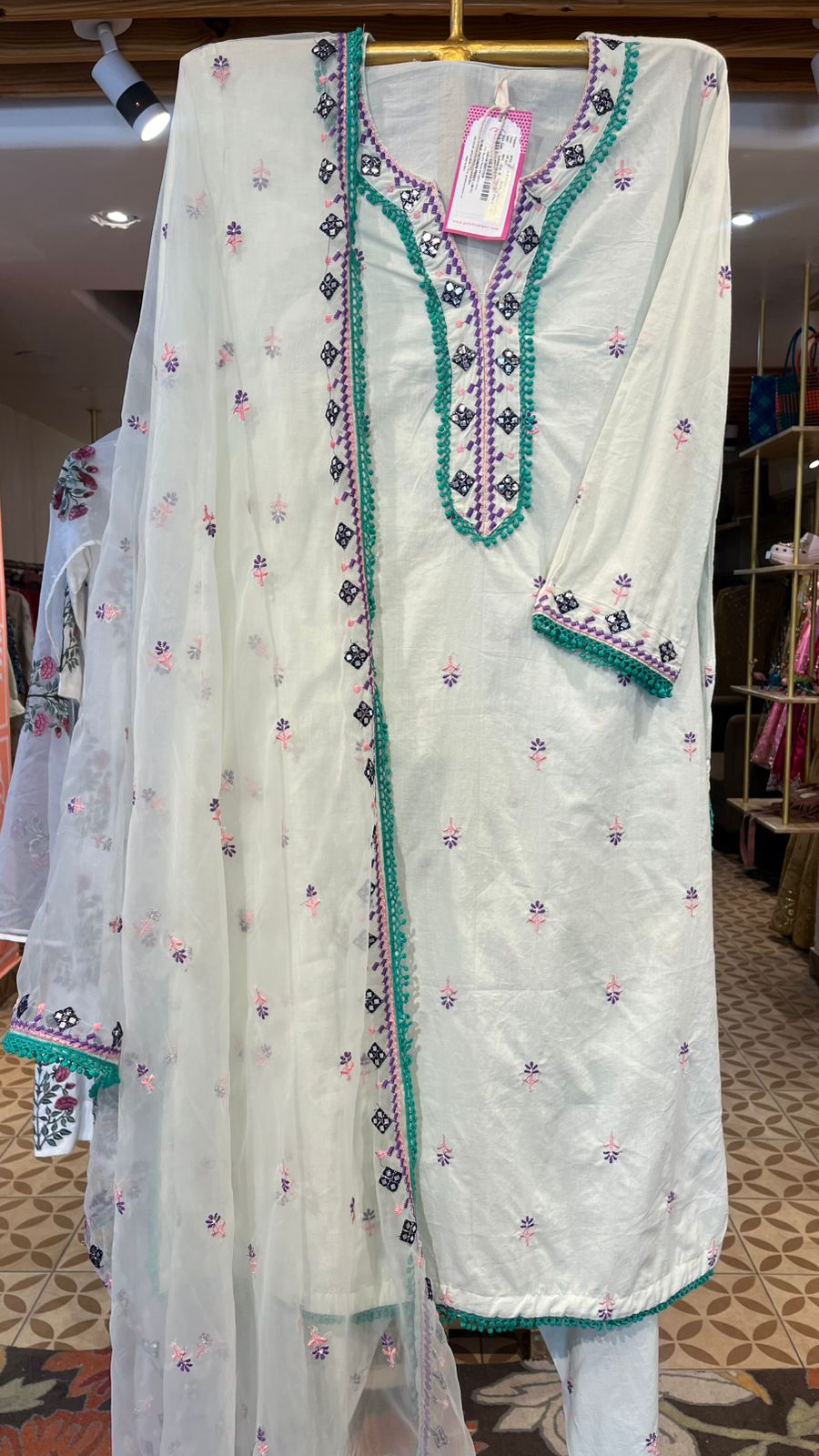 NIHA SKY STRAIGHT SET